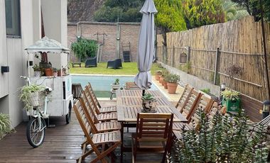 Casa 7 ambientes en venta Barrio Privado Barrancas de Guido- Quilmes