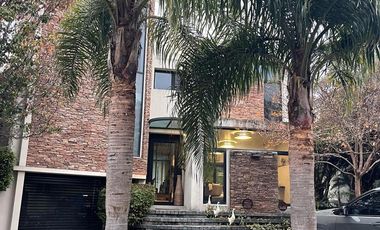 Casa 7 ambientes en venta Barrio Privado Barrancas de Guido- Quilmes