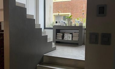 Casa 7 ambientes en venta Barrio Privado Barrancas de Guido- Quilmes