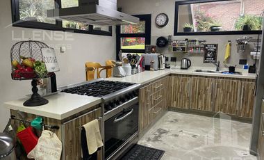 Casa 7 ambientes en venta Barrio Privado Barrancas de Guido- Quilmes