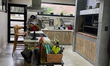 Casa 7 ambientes en venta Barrio Privado Barrancas de Guido- Quilmes