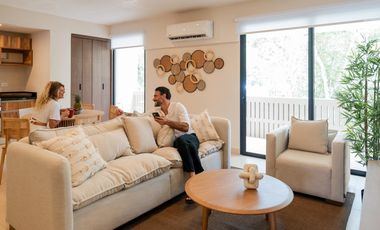 CASA 2 RECAMARAS EN VENTA/ TULUM/ 10 MINUTOS DEL MAR/ GYM/ ALBERCA/ ROOF PRIVADO.