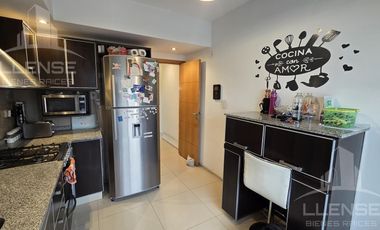 Departamento 4 ambientes con cochera en venta -  Quilmes