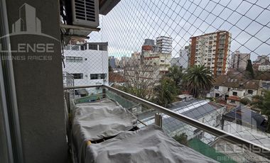 Departamento 4 ambientes con cochera en venta -  Quilmes