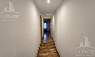 Departamento 4 ambientes con cochera en venta -  Quilmes