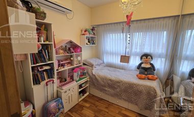 Departamento 4 ambientes con cochera en venta -  Quilmes