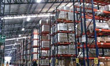 Depósito en  Alquiler dentro del Centro Industrial Garin