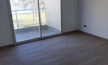 Dúplex de Pozo en Altos de Maschwitz - 4 AMB