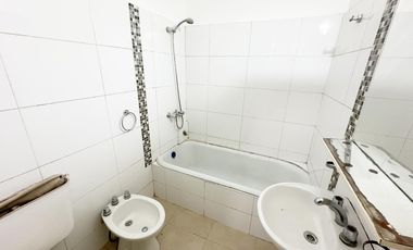 Casa en Venta, Martin, Rosario, 3 dormitorios refaccionada !