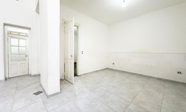 Casa en Venta, Martin, Rosario, 3 dormitorios refaccionada !