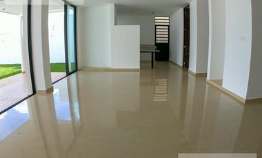 PRADERAS DEL MAYAB  || INMEJORABLE RESIDENCIA EN VENTA TOTALMENTE NUEVA, UBICADA EN EXCLUSIVA PRIVADA AL NORTE DE MERIDA AL PIE DE CARRETERA