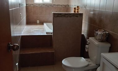 SE VENDE CASA USADA EN COLINAS DE PLATA, PACHUCA, HGO.