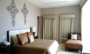 FRACC. COSTA DE ORO, Casa en VENTA con ALBERCA, gimnasio, cuarto de TV y juegos