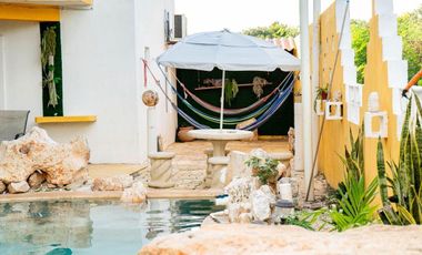 CASA EN VENTA EN EL PUEBLO MAGICO DE IZAMAL, IDEAL PARA NEGOCIO