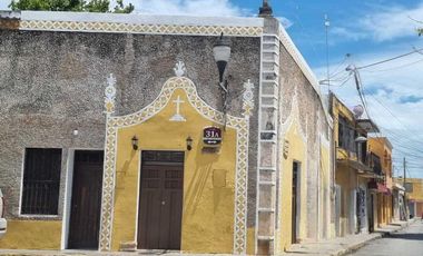 CASA EN VENTA EN EL PUEBLO MAGICO DE IZAMAL, IDEAL PARA NEGOCIO