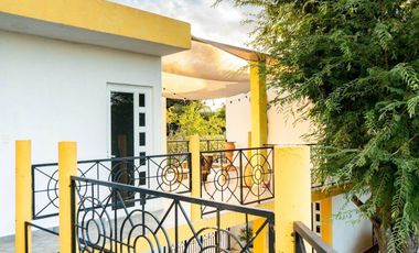 CASA EN VENTA EN EL PUEBLO MAGICO DE IZAMAL, IDEAL PARA NEGOCIO