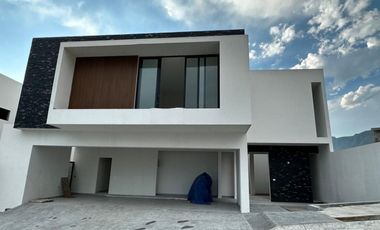 Casa en venta en El Uro, Monterrey