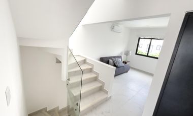 CASA 3 RECAMARAS /TULUM / A 2 MINUTOS NUEVO CENTRO COMERCIAL/10 MINUTOS DE LA PLAYA/ ROI.