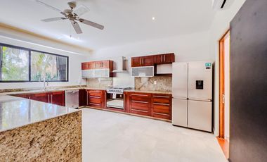 Residencia Náutica con Muelle Privado en Venta - Puerto Aventuras