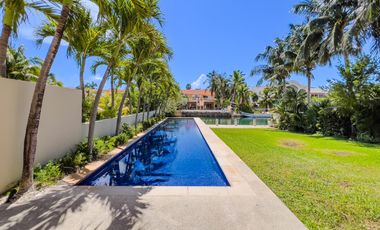 Residencia Náutica con Muelle Privado en Venta - Puerto Aventuras