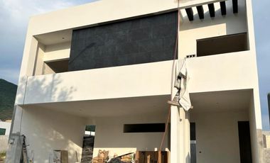 Casa en venta en El Uro, Monterrey