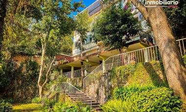 Vendo Casa como Terreno en  Lomas Altas