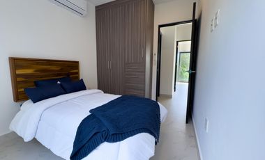 CASA EN VENTA EN TULUM 3 HABITACIONES CON ÁREA DE CAMASTROS, ZONA PERGOLADA CON ASADORES, LOBBY – RECEPCIÓN