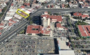 Edifico en venta, Toluca, sobre la Av. Tollocan, enfrente al IMSS 220.