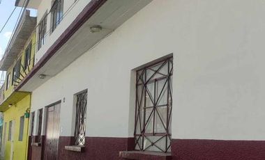 Casa en venta en Av. Satélite, Col. Vista Hermosa