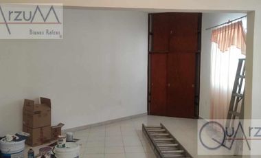 Casa en venta en Av. Satélite, Col. Vista Hermosa