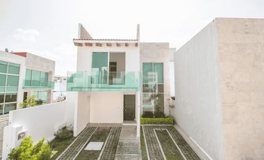 Casa en venta en Lomas de Angelopolis II, Vista Marques, San Andres Cholula Puebla .