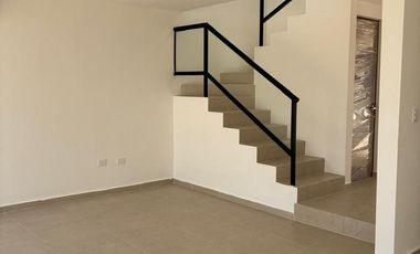 Casa en Venta con alberca privada de 3 habitaciones en Cholul, Mérida