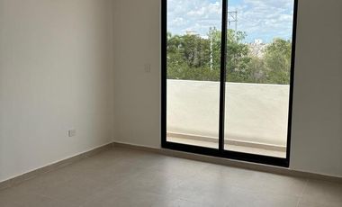 Casa en Venta con alberca privada de 3 habitaciones en Cholul, Mérida