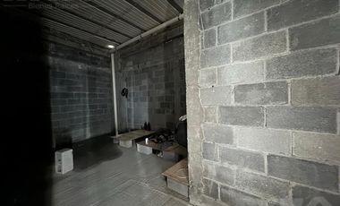 LOCAL EN VENTA EN PLAZA COMERCIAL EN EL BARRO, CARRETERA NACIONAL