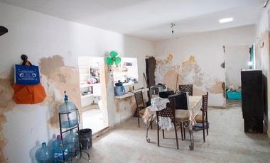 Casona en venta a dos cuadras de la Calzada de los Frailes