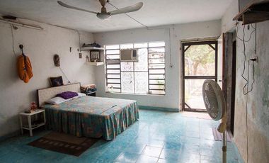 Casona en venta a dos cuadras de la Calzada de los Frailes