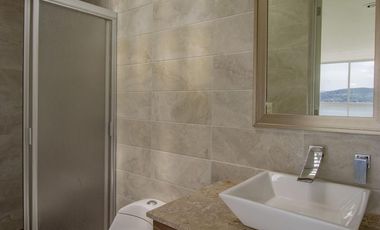 CASA EN VENTA CON VISTA AL LAGO