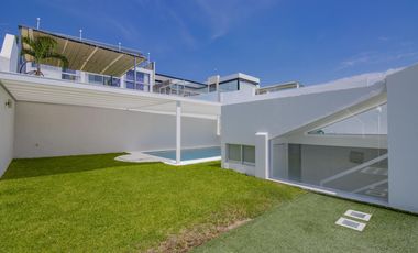 CASA EN VENTA CON VISTA AL LAGO