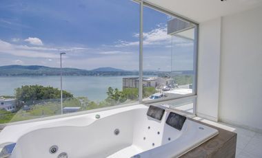 CASA EN VENTA CON VISTA AL LAGO