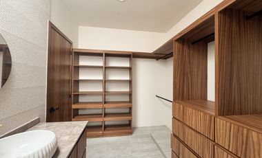 CASA CON HAB. EN PB EN VENTA EN LOMAS DEL DORADO