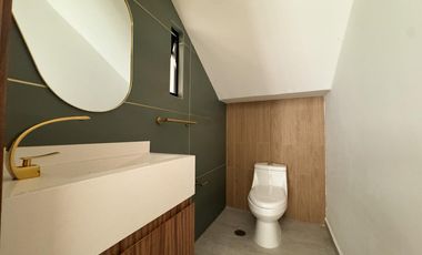 CASA CON HAB. EN PB EN VENTA EN LOMAS DEL DORADO