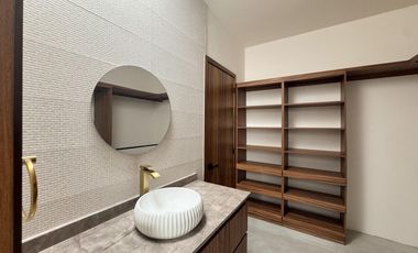 CASA CON HAB. EN PB EN VENTA EN LOMAS DEL DORADO