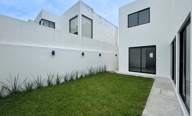 CASA CON HAB. EN PB EN VENTA EN LOMAS DEL DORADO