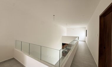 CASA CON HAB. EN PB EN VENTA EN LOMAS DEL DORADO