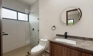 CASA CON HAB. EN PB EN VENTA EN LOMAS DEL DORADO