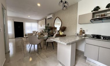 Casa de 2 Habitaciones en venta en Playa del Carmen a 40 minutos de aeropuerto de Cancún | Alberca y Palapa