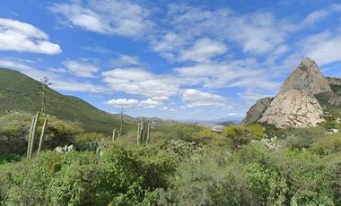 Terreno en Peña de Bernal, Querétaro. Sup. 22,792.51 m2