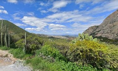 Terreno en Peña de Bernal, Querétaro. Sup. 22,792.51 m2
