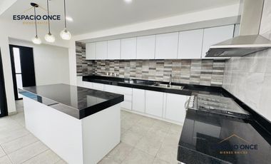 Casa en Fraccionamiento Lomas de Cuernavaca