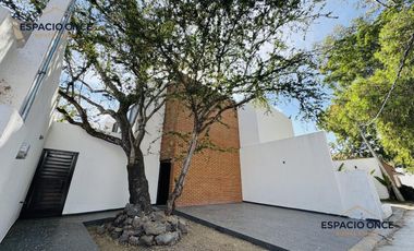 Casa en Fraccionamiento Lomas de Cuernavaca